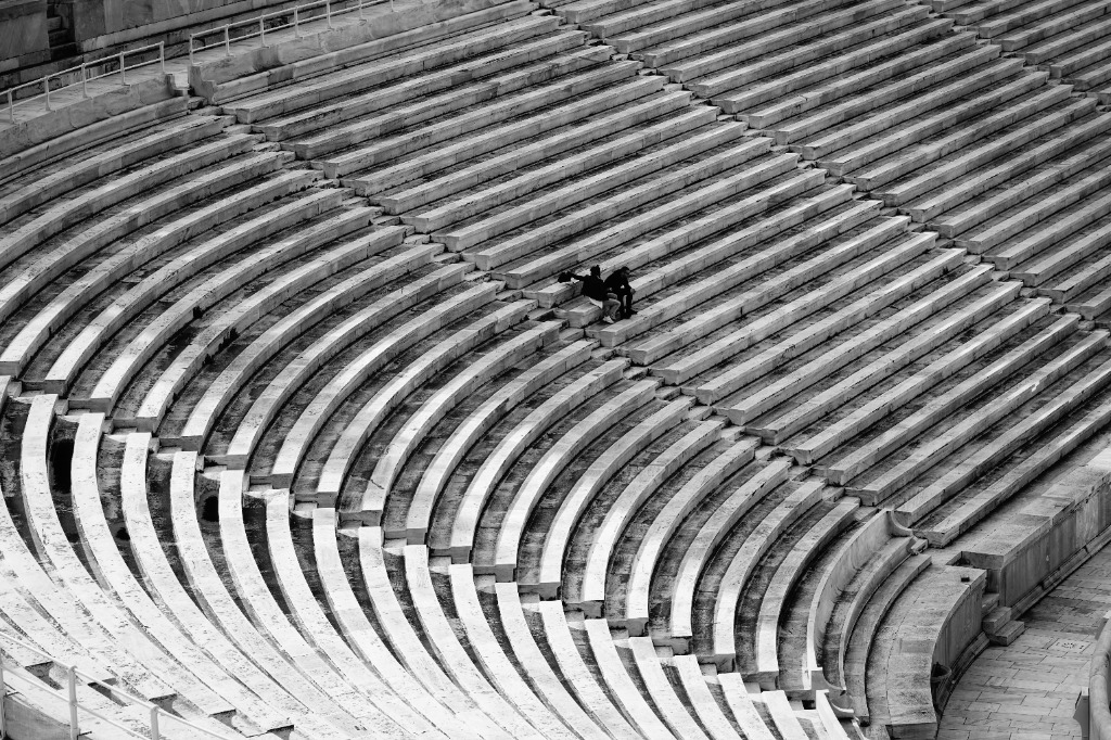 Anfiteatro antico e maestoso in bianco e nero